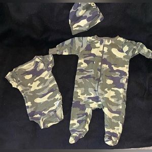 0-3m Camo footie set and onesie